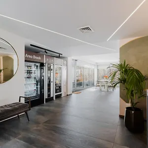 4* Hotel Glass House - Smart & Parking